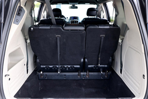 Used 2020 Dodge Grand Caravan SXT image 25
