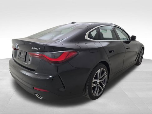 Used 2025 BMW 430i xDrive w/ Premium Package image 9