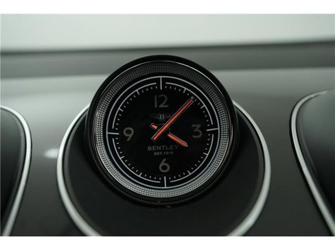 Used 2018 Bentley Bentayga image 45