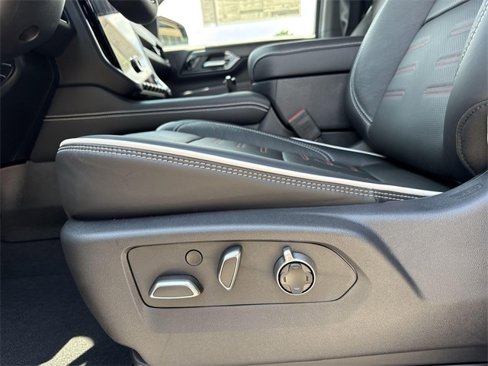 New 2025 GMC Yukon XL AT4 Ultimate image 13