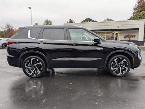 New 2025 Mitsubishi Outlander SEL image 2