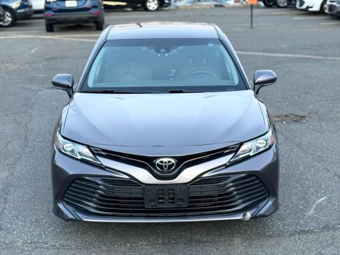 Used 2018 Toyota Camry L image 2