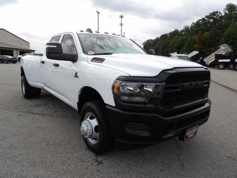 Used 2024 RAM 3500 Tradesman image 11