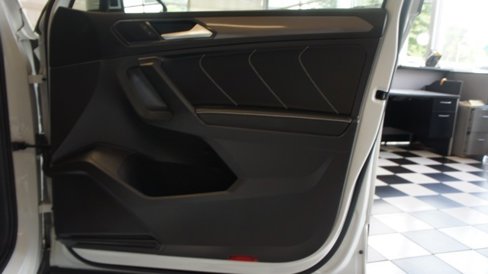 Used 2022 Volkswagen Tiguan SE image 50