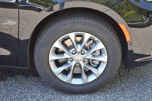 New 2026 Chrysler Pacifica Select image 10