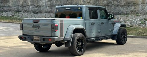 Used 2024 Jeep Gladiator Sport image 4
