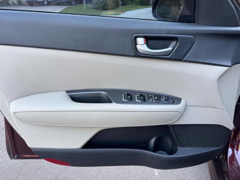 Used 2016 Kia Optima LX image 12