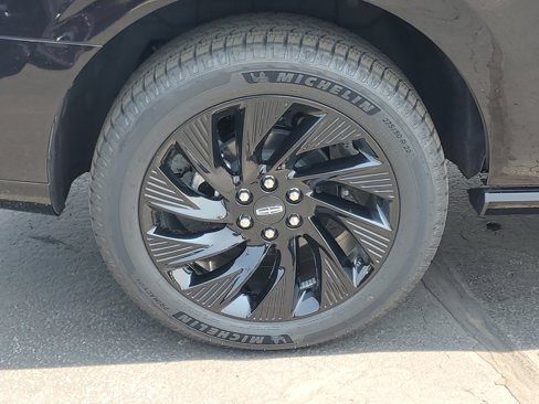 New 2025 Lincoln Navigator Reserve w/ Jet Appearance Package image 5