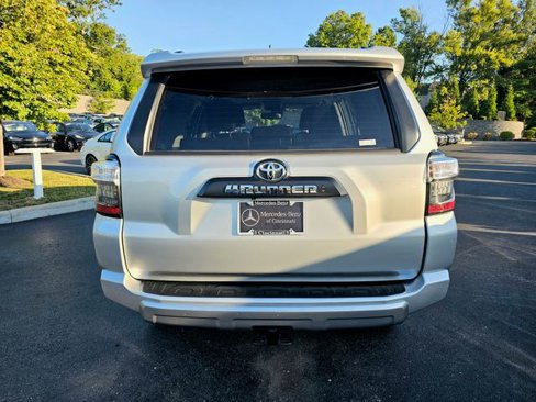 Used 2024 Toyota 4Runner TRD Off-Road image 9