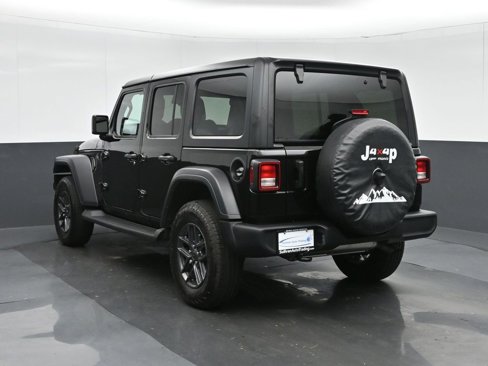 Used 2024 Jeep Wrangler Sport S image 5