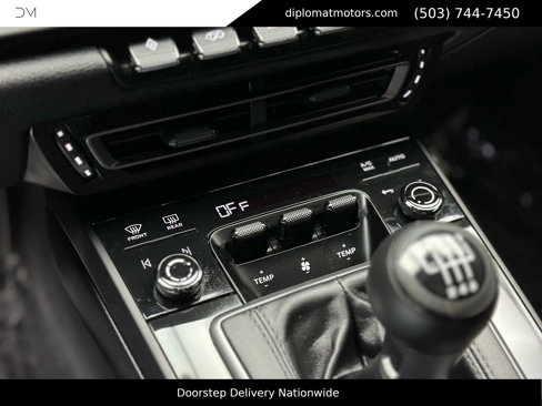 Used 2024 Porsche 911 Carrera T w/ Sportdesign Package image 27