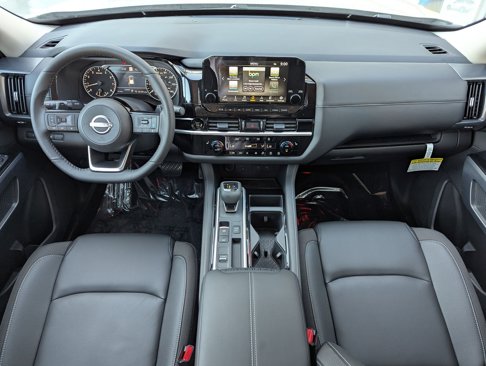 New 2025 Nissan Pathfinder Platinum image 9