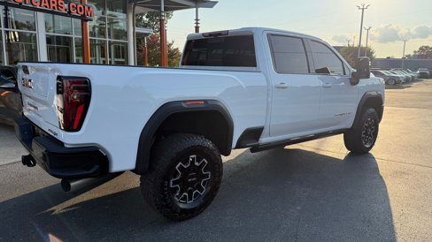 Used 2025 GMC Sierra 2500 AT4X image 4