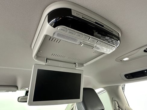 Used 2017 Chrysler Pacifica Premium image 37