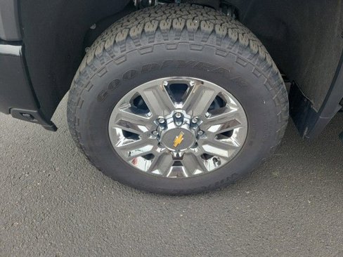 Used 2024 Chevrolet Silverado 2500 High Country image 33