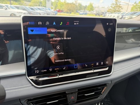 New 2025 Volkswagen Tiguan SE R-Line image 17