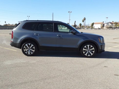 Used 2022 Kia Telluride SX w/ SX Prestige Package image 5