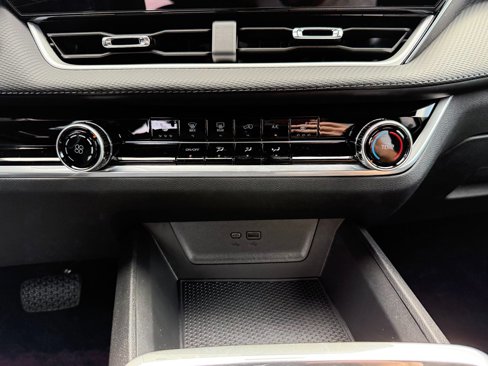 New 2026 Chevrolet Equinox LT w/ LPO, Floor Liner Package image 31