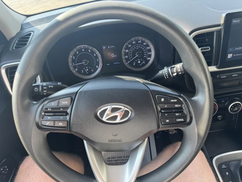 Used 2021 Hyundai Venue SE image 14