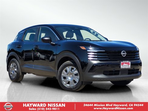 Used 2025 Nissan Kicks S image 1