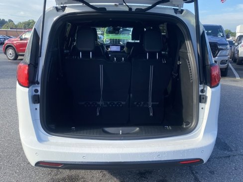 New 2026 Chrysler Voyager LX image 7