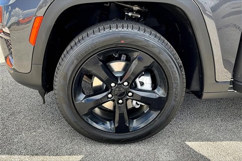 New 2025 Jeep Grand Cherokee Limited image 14