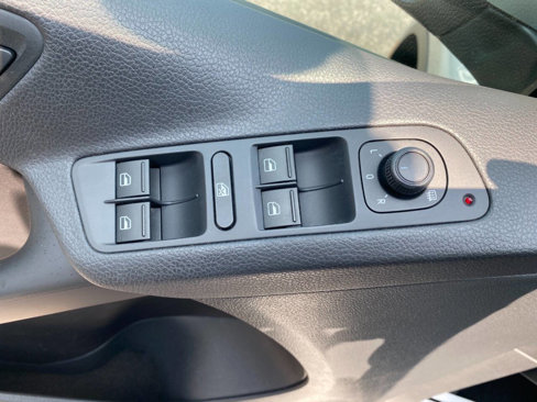 Used 2017 Volkswagen Tiguan S image 12