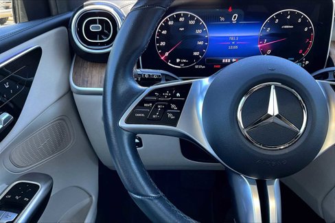 Used 2024 Mercedes-Benz GLC 300 4MATIC image 23