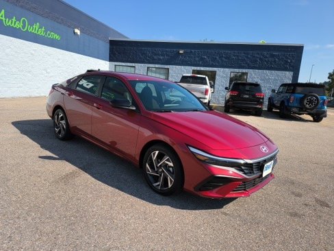 Used 2025 Hyundai Elantra Sport image 7