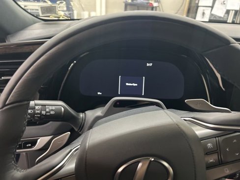 New 2025 Lexus RX 450h AWD w/ Luxury Package image 13