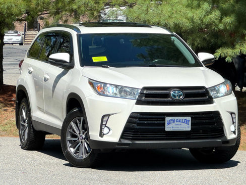 Used 2019 Toyota Highlander XLE image 1