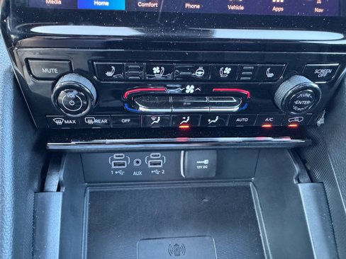 Used 2025 Jeep Grand Cherokee Limited w/ Luxury Tech Group II image 18