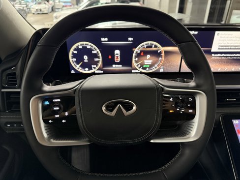 Used 2025 INFINITI QX80 Sensory image 11