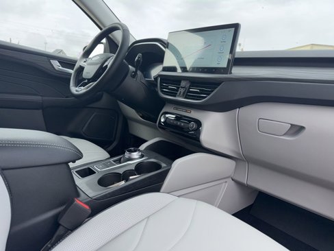 New 2025 Ford Escape SE w/ PHEV Premium Package image 15