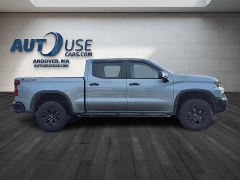 Used 2023 Chevrolet Silverado 1500 ZR2 image 7