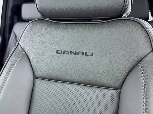 Used 2025 GMC Yukon XL Denali image 24