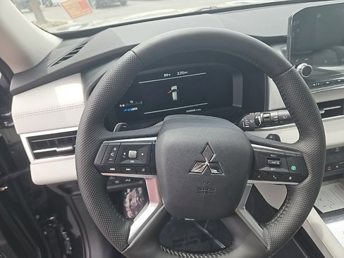 New 2025 Mitsubishi Outlander SEL image 25