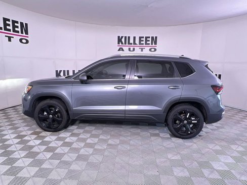 Used 2025 Volkswagen Taos SEL image 4