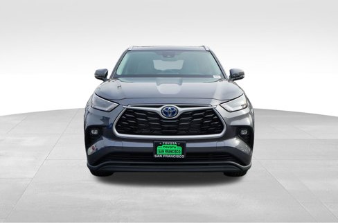 New 2025 Toyota Highlander XLE image 3