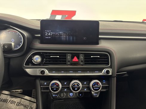 Used 2022 Genesis G70 3.3T image 26