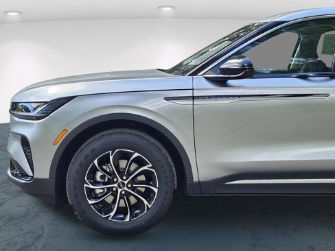 New 2025 Lincoln Nautilus Premier w/ Equipment Group 102A image 9