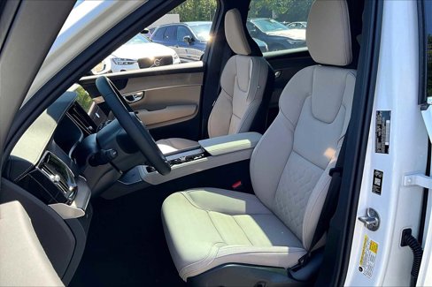 New 2026 Volvo XC90 B6 Plus w/ Protection Package Premier image 13