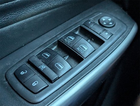 Used 2020 Jeep Cherokee Limited image 21