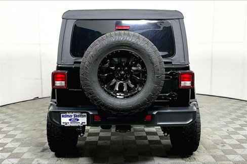 Used 2021 Jeep Wrangler Unlimited Sahara image 4