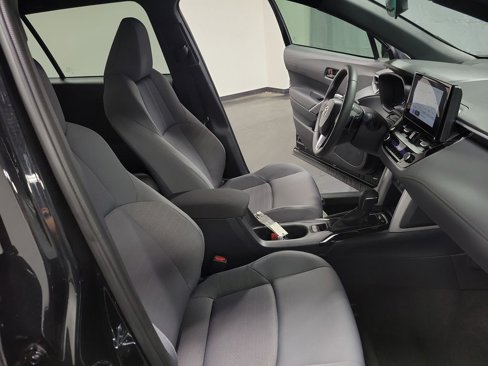 Used 2024 Toyota Corolla Cross SE image 21