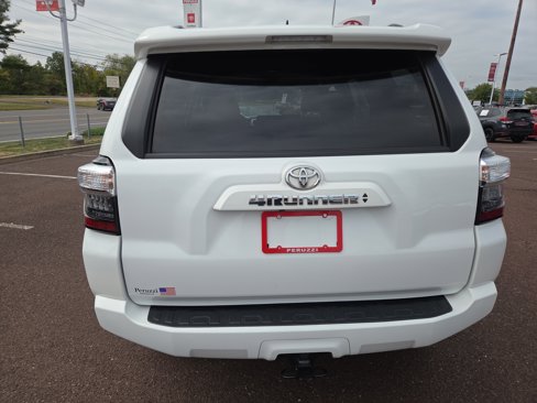 Certified 2024 Toyota 4Runner SR5 Premium image 4