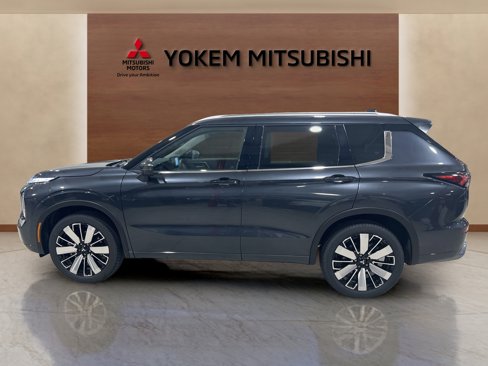 New 2025 Mitsubishi Outlander SEL image 2