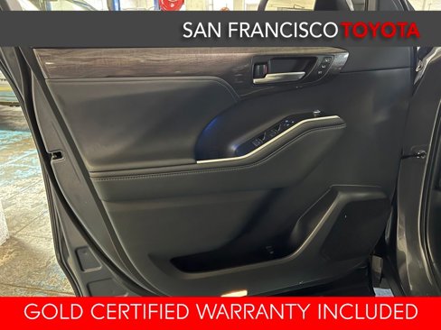 Used 2022 Toyota Highlander Limited image 45