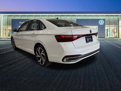 Certified 2025 Volkswagen Jetta SEL image 6