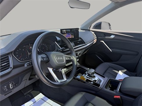 Used 2022 Audi Q5 2.0T Premium w/ Convenience Package image 14